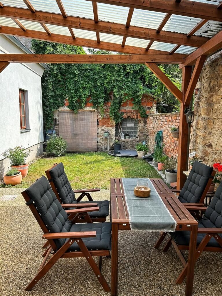 15 Small Backyard Ideas Inspired by Modern Landscape Design