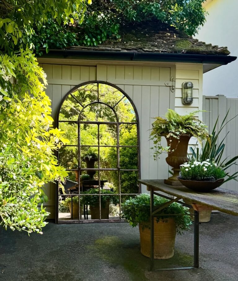13 Garden Mirror Ideas
