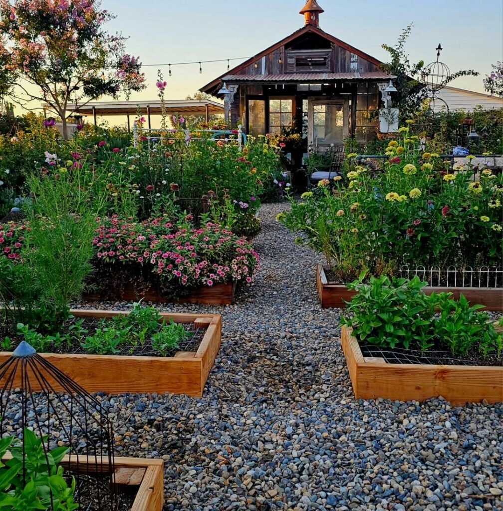 13 Gravel-Lined Raised Bed Ideas for Better Drainage and Production 2 keep it 14
