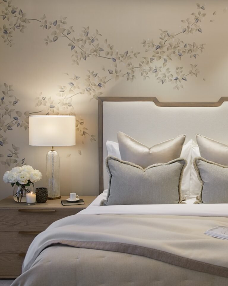 14 Bedroom Wallpaper Accent Ideas