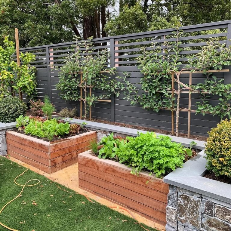 14 Beautiful Front Yard Edible Landscaping Ideas for Year-Round Color