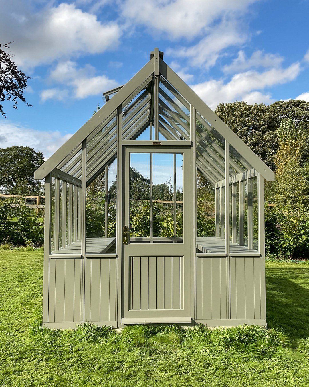 15 Fall Greenhouse and Sunroom Garden Ideas 1 🌱 Installed and ready for spring 🌿✨Time to get your tables and shelves organised for planting